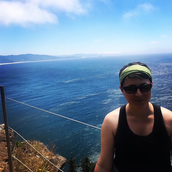 Meet your Posher, Jordain - Picture 2 of 3